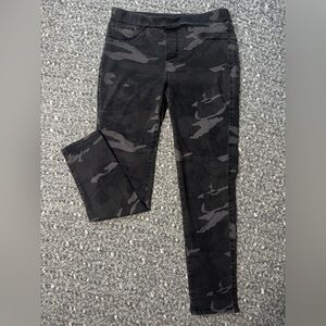 Camouflage Skinny Pants
